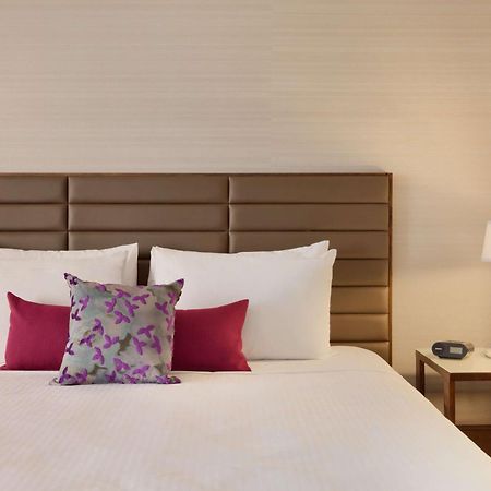 Coast Edmonton Plaza Hotel By Apa Екстер'єр фото