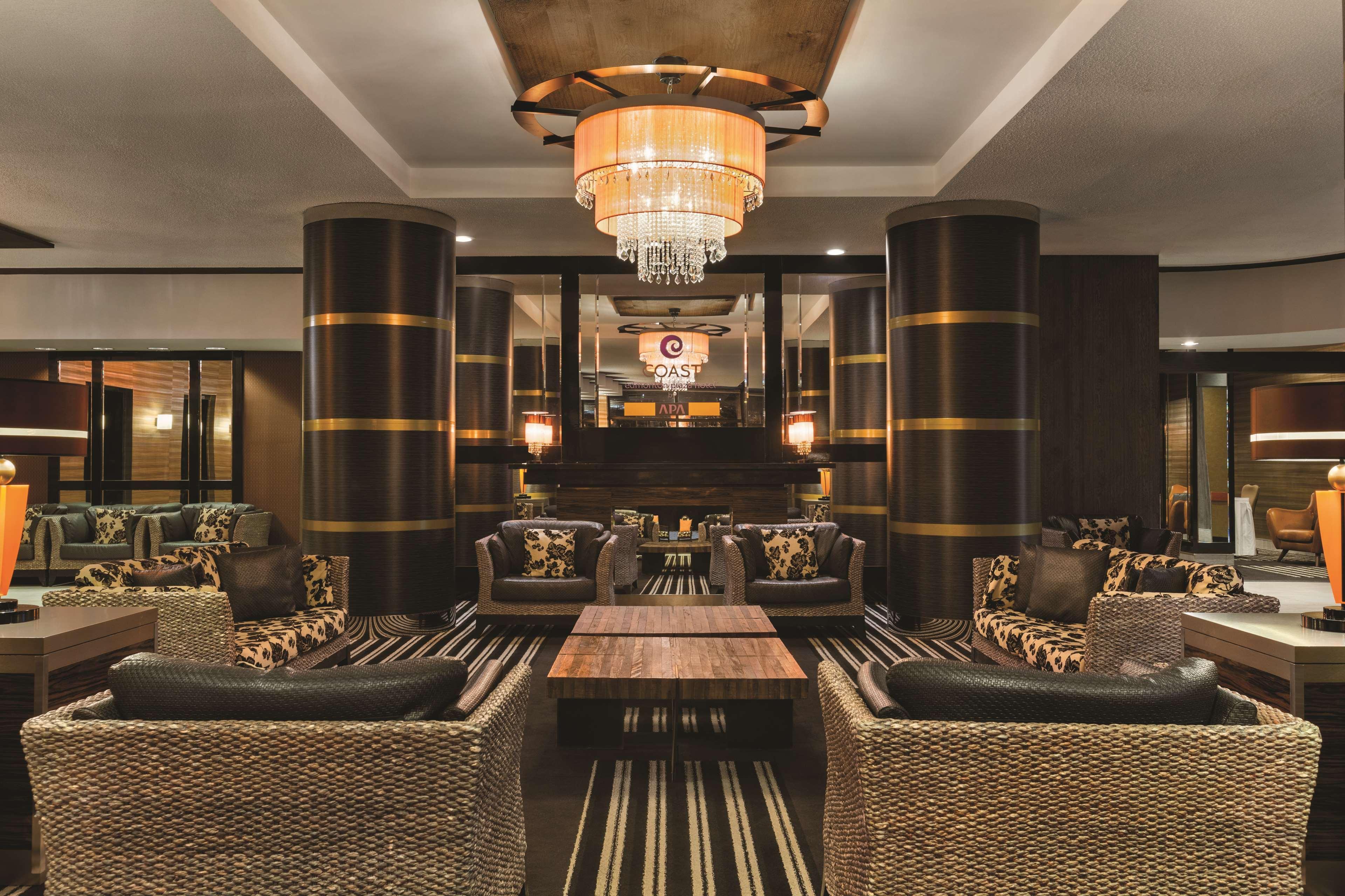 Coast Edmonton Plaza Hotel By Apa Екстер'єр фото